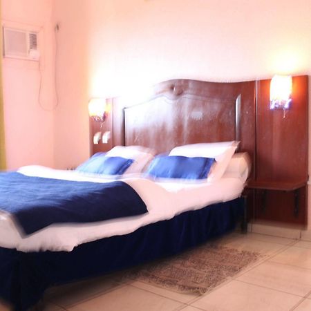 Prestige Hotel Яунде Экстерьер фото